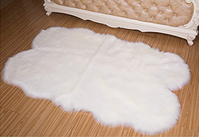 Super Soft Faux Sheepskin Fur Chair Couch Cover Area Rug For Bedroom Floor Sofa Living Room Bedroom 4 x 6 Feet,White